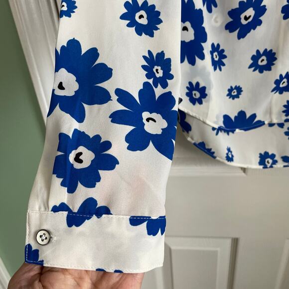 Cabi Florist Blouse Top Blue White Sz M V-Neck Long Sleeve Button Up Cottagecore - Picture 6 of 10